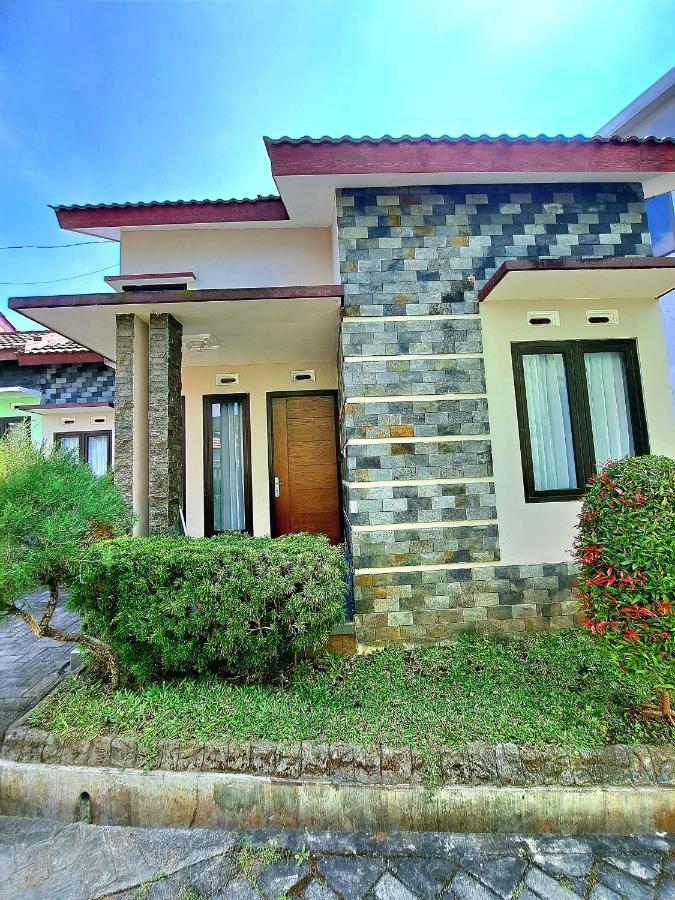 Villa Petit Tour Batu  Exterior photo